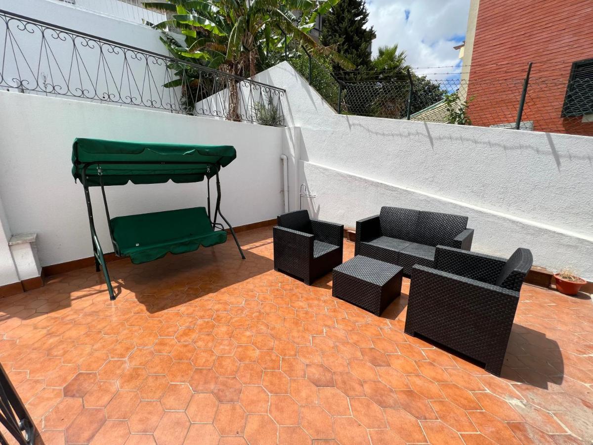 Oeiras Beach Private Room 9 - Double Bedroom With Shared Bathroom & Terrace Exterior foto