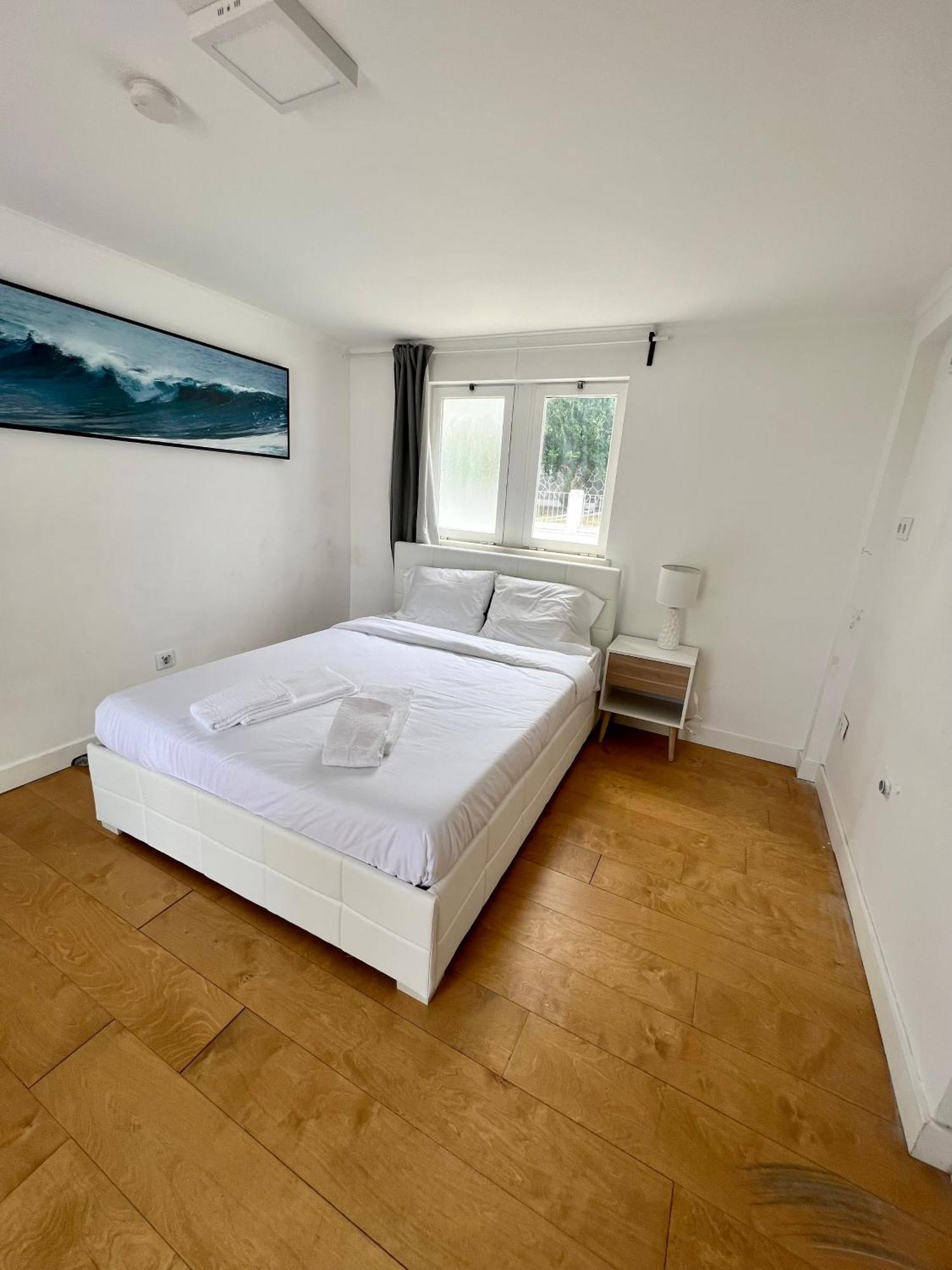 Oeiras Beach Private Room 9 - Double Bedroom With Shared Bathroom & Terrace Exterior foto